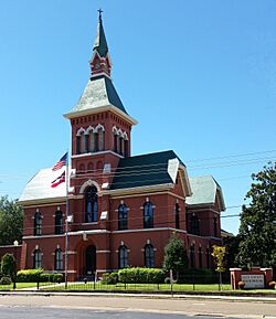 Tate County Courthouse with Sign.jpg