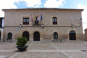 Archivo:Ayuntamiento de Villamayor de Santiago