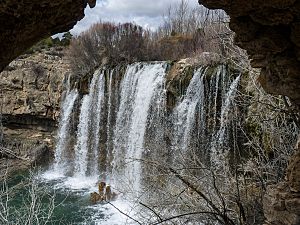 Archivo:Cascada Molino de San Pedro 01042010134109 - WLE Spain 2015