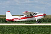 Cessna A185F Skywagon (N4934E) (3864970861).jpg