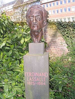 Archivo:Düsseldorf, Spee'scher Park, Ferdinand Lasalle, 2012