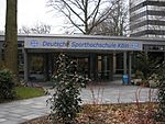 Deutsche Sporthochschule Köln, Haupteingang.jpg