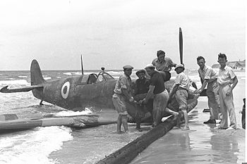 Archivo:Egyptian Plane TA 1948