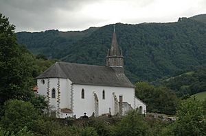 Archivo:Esterençuby Eglise3