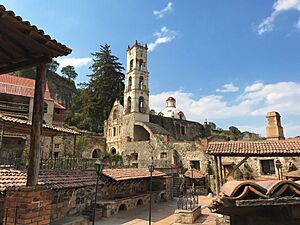 Archivo:Ex-estate santa maria regla church
