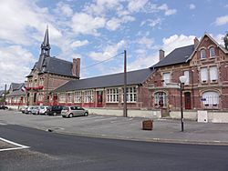 Flavy-le-Martel (Aisne) mairie et écoles du centre (01).JPG