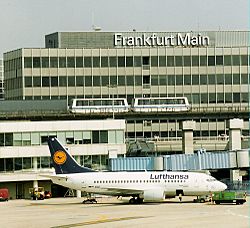 Archivo:Frankfurt-SkyLine-737