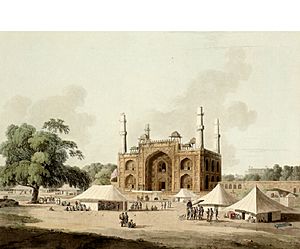 Archivo:Gate of the Tomb of Akbar at Sikandra, Agra, India, 1795