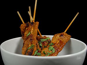 Archivo:Grilled beef satay