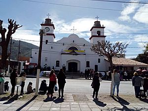 Archivo:Iglesia Santiago Apostol. Campo Quijano. Salta