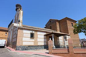 Archivo:Iglesia de San Miguel Arcángel, Montearagón 01