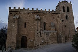 Iglesia fortificada San Juan Bautista de Fabara 2.jpg