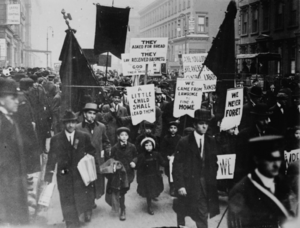 Archivo:Lawrence textile strikers parading in New York City