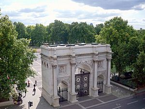 Archivo:Marble Arch - geograph.org.uk - 1512461