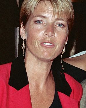Archivo:Meredith Baxter at the AIDS Project Los Angeles (APLA) benefit cropped and altered
