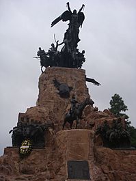 Archivo:Monumento a San Martin, Cerro Gloria