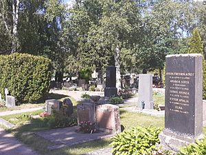 Archivo:Nurmijarvi cemetery