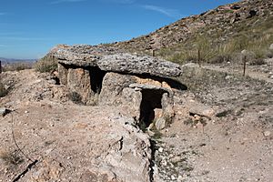 Archivo:Parque megalítico de Gorafe Dolmen 134 (3)