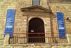 Archivo:Portada Neoclásica de San Miguel