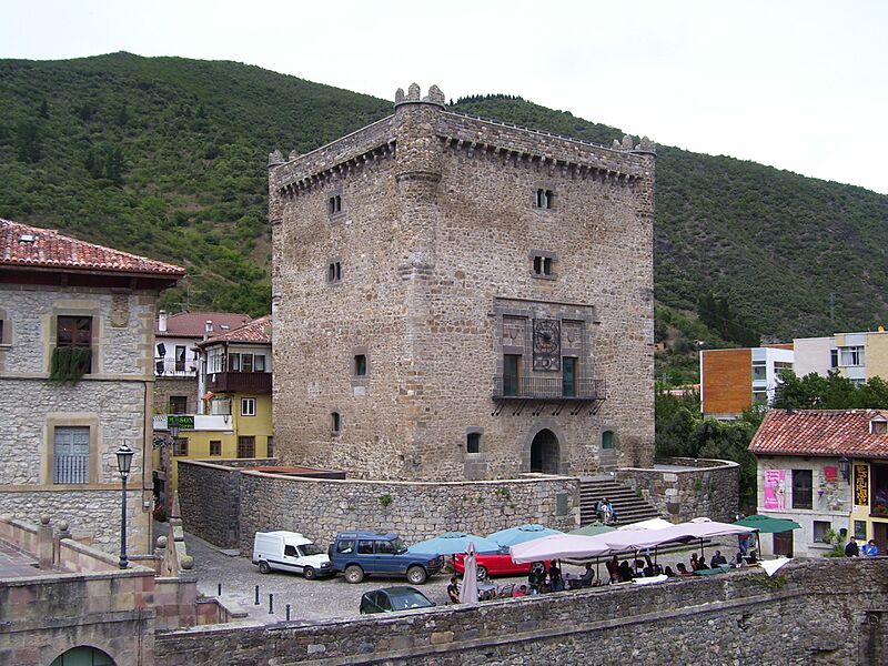 Potes, Torre del Infantado
