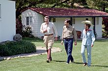 Archivo:President Ronald Reagan and Nancy Reagan with Chris Wallace