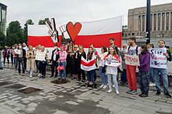 Archivo:Pro-Belarusian opposition protest in Helsinki, Finland
