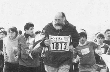 Remigio Mendiburu - Korrika1980 - Egunkaria1997.png
