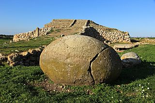 Sassari - Complesso prenuragico di Monte d'Accoddi (27).JPG