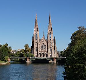 Archivo:Strasbourg St Paul septembre 2015 (recadré)