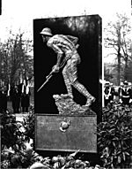 Archivo:The Marine Memorial at Belleau Wood