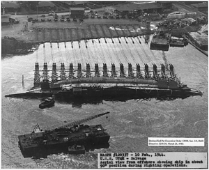 Archivo:The salvaging of the USS Utah