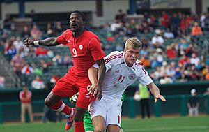 Archivo:Tosaint Ricketts and Andreas Cornelius