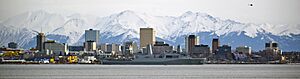 Archivo:USS Anchorage in Anchorage, Alaska
