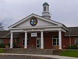 Warwick, NY, town hall.jpg