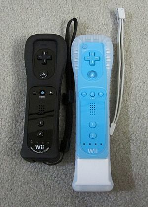 Archivo:Wii Remote Plus