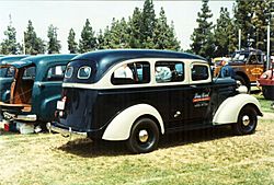 1937 Chevrolet Carryall Suburban.jpg