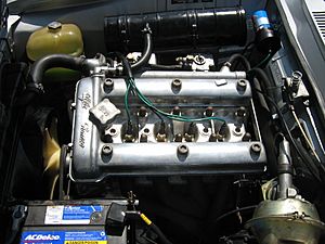 Archivo:Alfa Romeo 1750 GTV engine