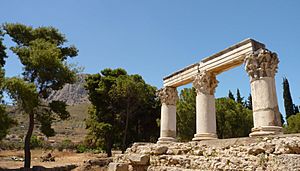 Archivo:Ancient Corinth - Temple E