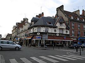 Beauvais angle place du marché.jpg