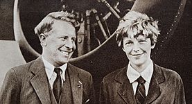 Archivo:Bernt Balchen och Amelia Earhart