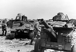 Archivo:Bundesarchiv Bild 121-0412, Frankreich, Panzer Somua S35, Geschütz