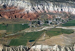 Archivo:CannonvilleUT aerial view