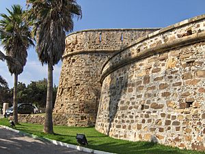 Archivo:Castillo de la Duquesa, Manilva 04