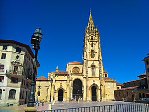 Archivo:Catedral de San Salvador en Oviedo