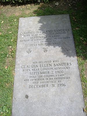 Archivo:Colonel Sanders Grave 3