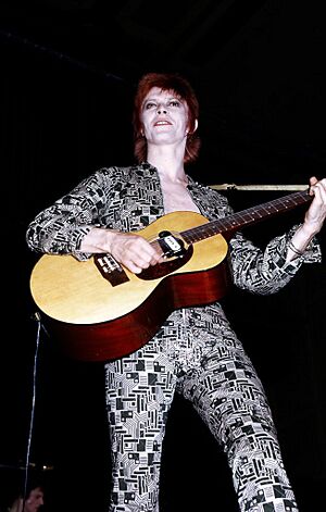 Archivo:David-Bowie Early