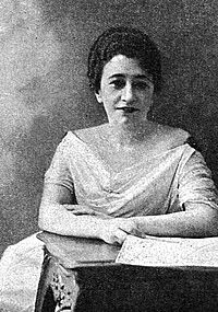 Elvira Santa Cruz Ossa, 1918.JPG