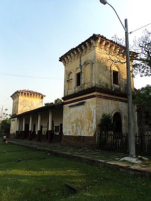 Archivo:Estación de Ferrocarril en Pirayú
