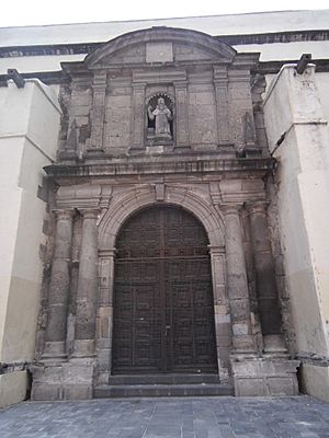 Archivo:Fachada del Convento de San Jerónimo