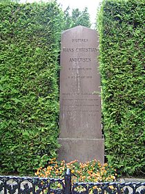 Archivo:H. C. Andersen grave 1